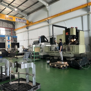 KỸ SƯ LẬP TRÌNH VÀ VẬN HÀNH MÁY CNC